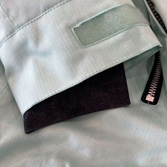 RIDE Snowboard HEAVY snow ski jacket. Gorgeous details. Mint condition Worn once - Picture 7 of 11